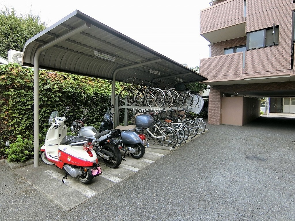 ライオンズマンション板橋本町第２　バイク置き場